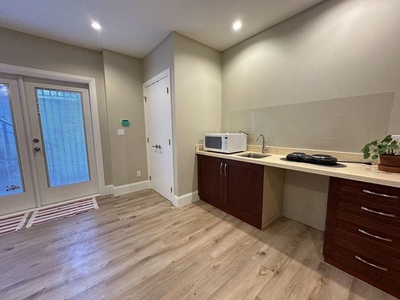 3 Bedroom Apartment Vancouver BC