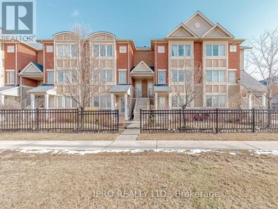 Townhouse For Sale In Ninth Line, Mississauga, Ontario