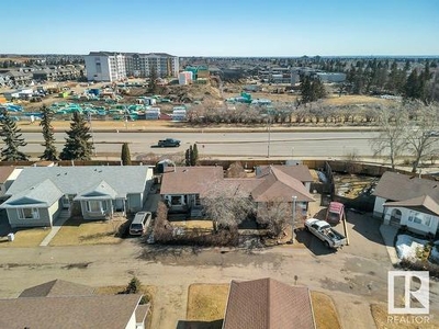 Duplex For Sale In Carlisle, Edmonton, Alberta