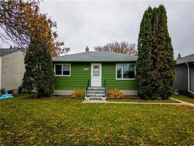 House For Sale In East Elmwood, Winnipeg, Manitoba