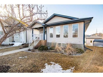 House For Sale In Inglewood West, Red Deer, Alberta