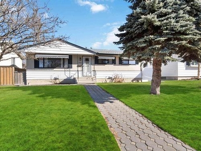 House For Sale In Kilkenny, Edmonton, Alberta