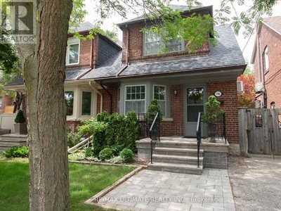 House For Sale In Leaside, Toronto, Ontario