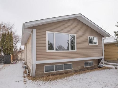House For Sale In Meyonohk, Edmonton, Alberta