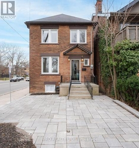 House For Sale In Moore Park, Toronto, Ontario