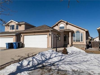 House For Sale In Riverbend, Winnipeg, Manitoba