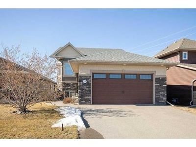 House For Sale In Vanier East, Red Deer, Alberta