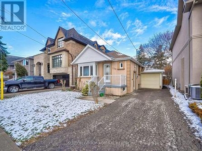 House For Sale In West Lansing, Toronto, Ontario