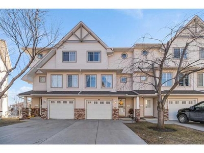 Townhouse For Sale In Country Hills, Calgary, Alberta