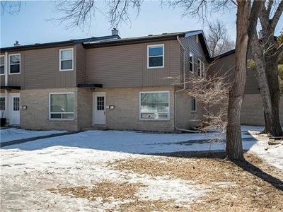 Townhouse For Sale In Rossmere-A, Winnipeg, Manitoba