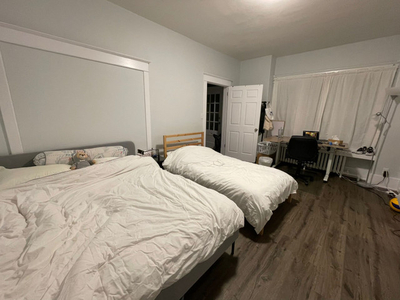 1 room available for summer sublet (May to August)