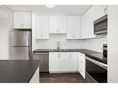 3 Bedroom Apartment for Rent - 380 Gibb St
