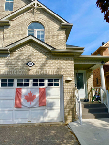 4 Bedrooms Semi- Detached House for Lease in Mississauga.