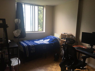 One Bedroom Available in a 3 Bedroom Apartment - May 1st