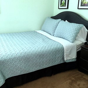 Student Rooms Available MALE ONLY - Furnished Rooms uptown
