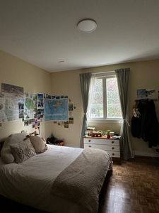 Summer sublet - private room in 5 bedroom student house