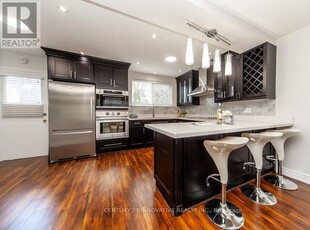 House For Sale In Hunt Club, Toronto, Ontario