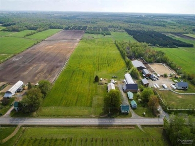 Farm for sale (Centre-du-Québec)