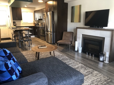 Calgary Room For Rent For Rent | South Calgary | Marda Loop Townhouse (15 ST
