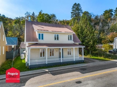 One-and-a-half-storey house for sale (Charlevoix)