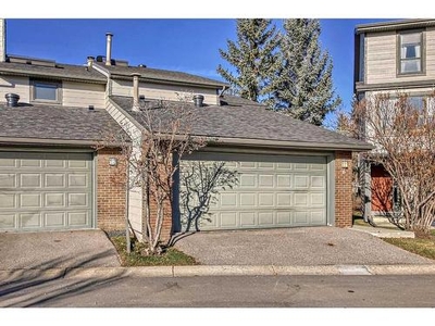 Townhouse For Sale In Woodlands, Calgary, Alberta