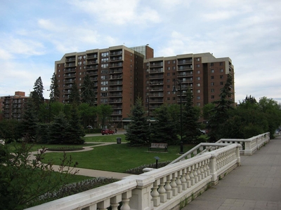 Calgary Pet Friendly Apartment For Rent | Beltline | Unparalleled Suite Sizes at Affordable