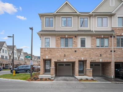 3 Bdrm End-Unit Townhouse in North Oshawa
