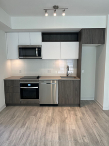 3 Beds / 3 Baths Condo Apt In The Heart Of Toronto