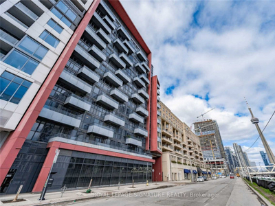 Luxury Living in King West! 2+1 Bedrooms, Parking, Stunning View
