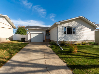 Updated bungalow in Sherwood Park | Schmidt Realty Group