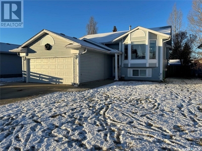 7 Coupland Crescent Meadow Lake, SK S9X1B1