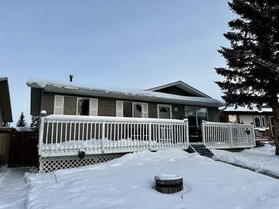 Airdrie Pet Friendly House For Rent | Bungalow with fully finished basement