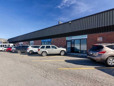 Calgary Office Space For Rent | Vista Heights | Spacious 3000 sq ft Industrial