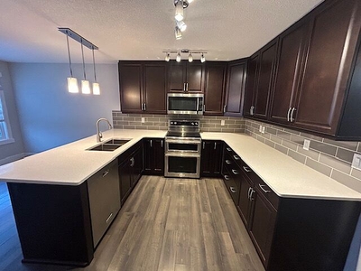 Edmonton Pet Friendly Duplex For Rent | Rapperswill | 3BED-2.5BATH DUPLE FOR RENT WITH