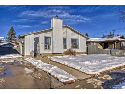 House For Sale In Deer Run, Calgary, Alberta