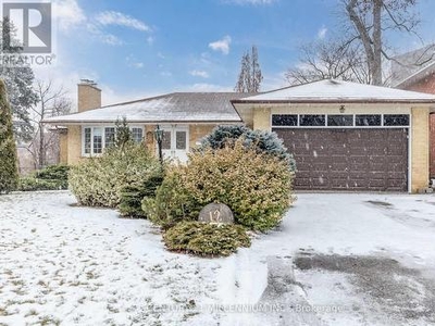 House For Sale In Markland Wood, Toronto, Ontario