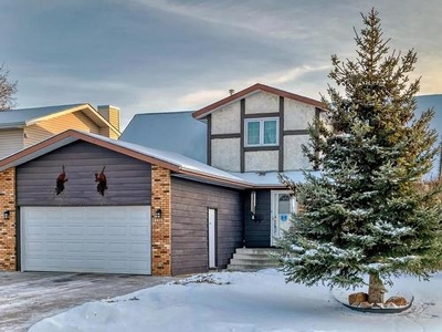 House For Sale In Tweddle Place, Edmonton, Alberta
