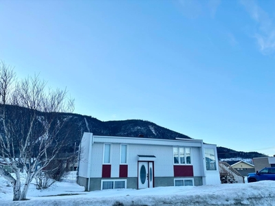 House for sale, 6 1re Rue O., Saint-Maxime-du-Mont-Louis, QC G0E1T0, CA, in La Haute-Gaspésie Regional County Municipality, Cana…