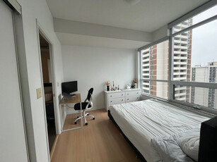Private Room with Private Bathroom Downtown Toronto