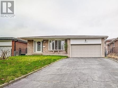 House For Sale In Clarkson - Lorne Park, Mississauga, Ontario