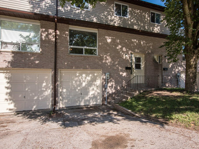 ORILLIA: Village Green Townhomes - 3 Bdrm Townhome for Feb.1/24
