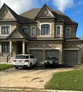 26 Enclave Crt Vaughan, ON L4H 3N5