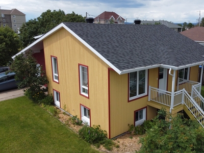 House for sale, 701 Av. Cartier, Sept-Îles, QC G4R2V4, CA, in Sept-Iles, Canada
