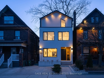 424 Clendenan Ave Toronto, ON M6P 2X6