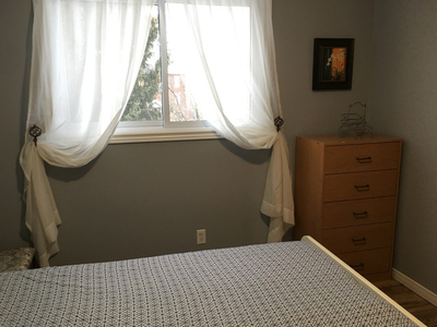 Beautiful, spacious and furnished rooms In Barrie.