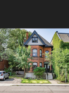 Beautiful sunny 1 BDRM in a Victorian home in Durand. All incl