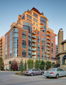 Calgary Condo Unit For Rent | Eau Claire | Sophisticated Urban View 2 Bedroom