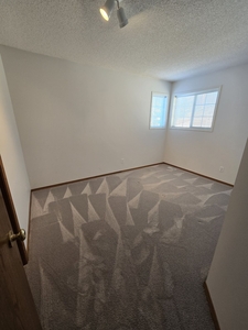Calgary Room For Rent For Rent | Somerset | Three Clean and Cozy Rooms