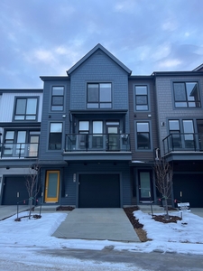 Edmonton Pet Friendly Townhouse For Rent | Rutherford | Brand New 2 Bedroom Townhouse