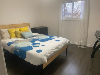 furnished room near Ossington subway in 3 minutes
